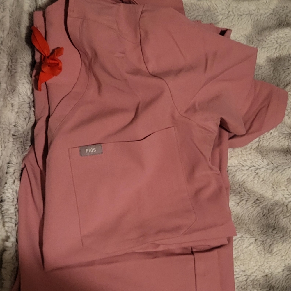 Figs scrubs